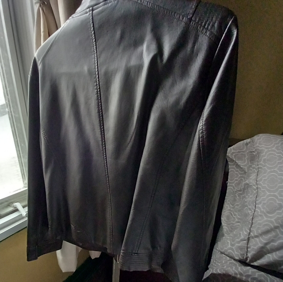 Faux leather bomber jacket - Picture 2 of 5
